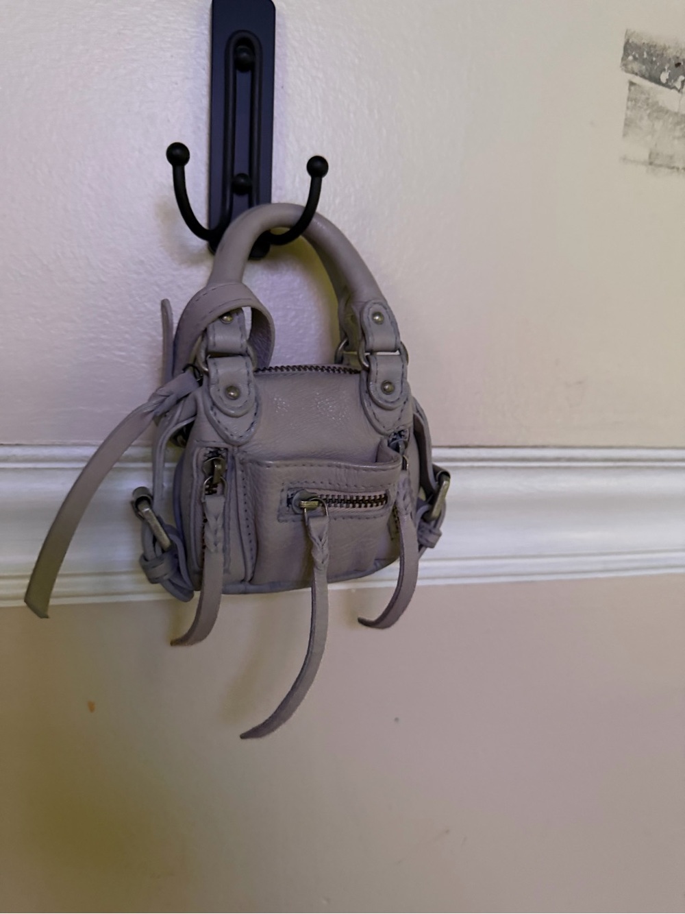 FREE PEOPLE - WE THE FREE MICRO EMERSON BAG - DOVE GREY